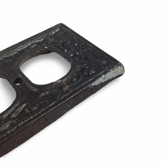 Black Fleur-De-Lis Cast Iron Outlet Cover - Picture 3 of 6